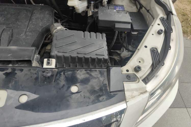Used BAIC Weiwang M60 2017 1.5L Manual Platinum Edition Engine Bay Left