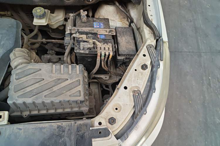 Used BAIC Weiwang M60 2017 1.5L Manual Platinum Edition Engine Bay Left