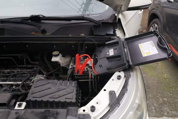 Used BAIC Weiwang M60 2017 1.5L Manual Platinum Edition Engine Bay Left