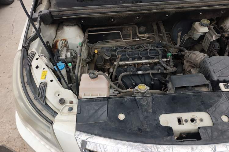 Used BAIC Weiwang M60 2017 1.5L Manual Platinum Edition Engine Bay Right