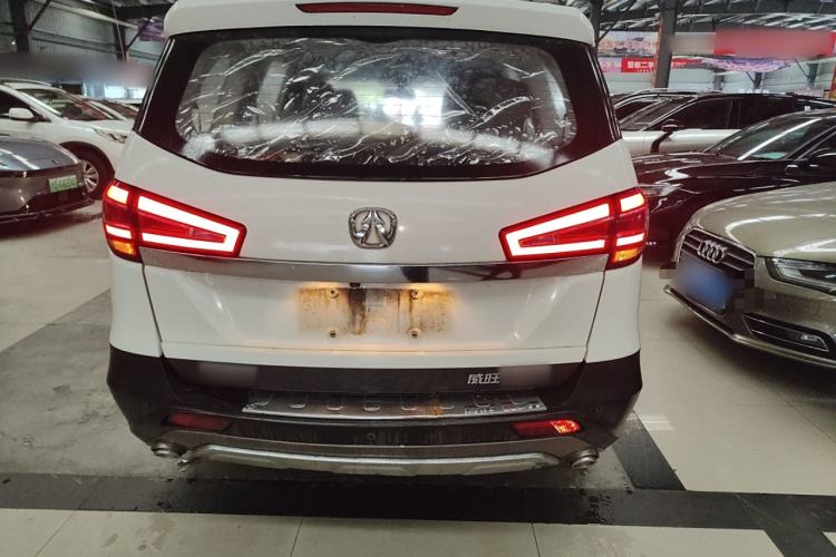Used BAIC Weiwang M60 2017 1.5L Manual Platinum Edition Exterior 4