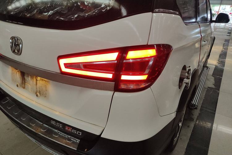 Used BAIC Weiwang M60 2017 1.5L Manual Platinum Edition Exterior 6