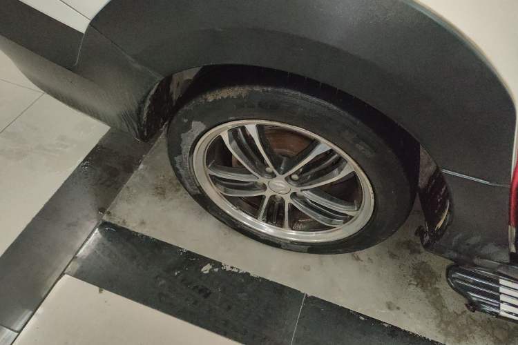 Used BAIC Weiwang M60 2017 1.5L Manual Platinum Edition Exterior 8