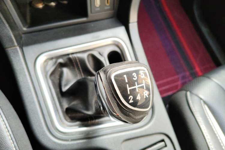Used BAIC Weiwang M60 2017 1.5L Manual Platinum Edition Gear Lever