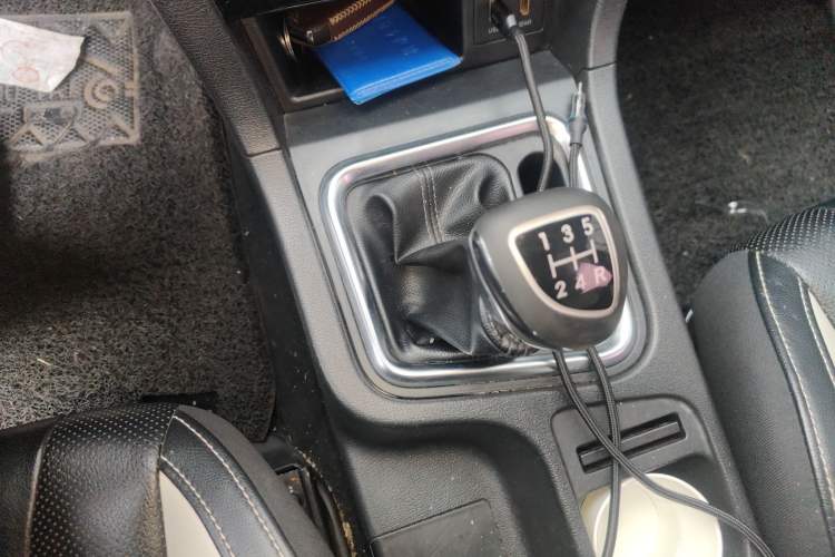 Used BAIC Weiwang M60 2017 1.5L Manual Platinum Edition Gear Lever