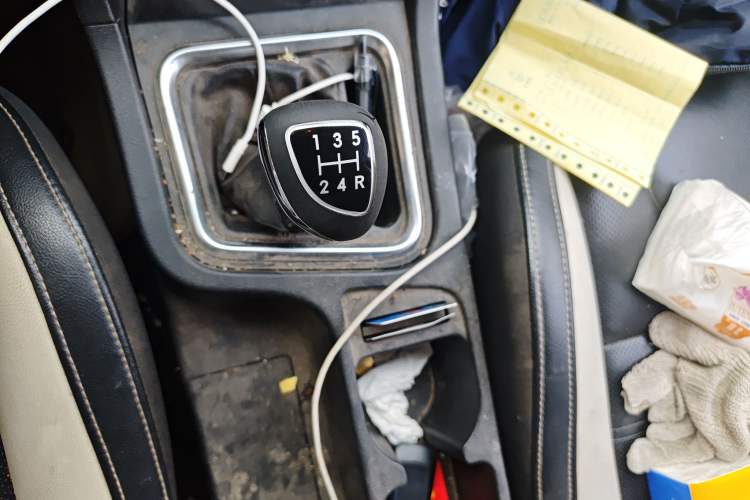 Used BAIC Weiwang M60 2017 1.5L Manual Platinum Edition Gear Lever