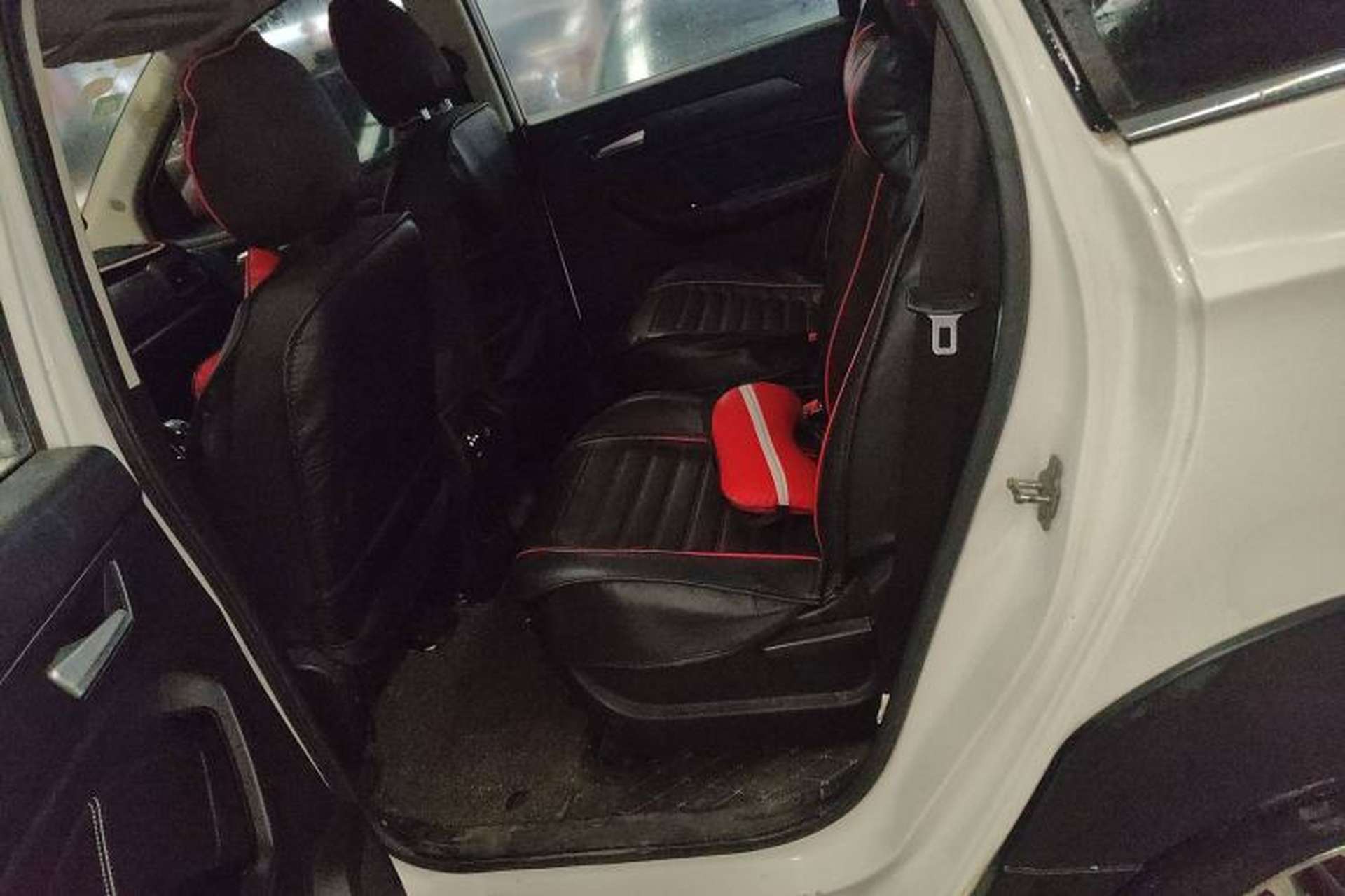 Used BAIC Weiwang M60 2017 1.5L Manual Platinum Edition Interior 4