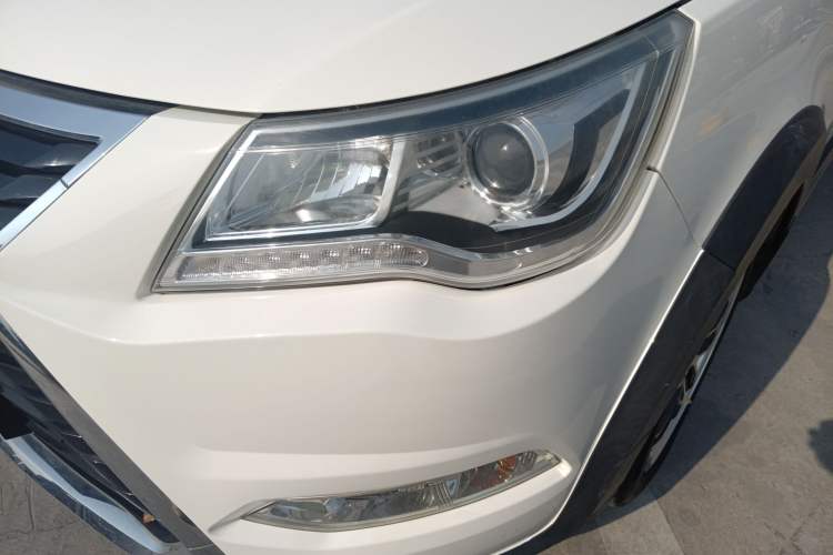 Used BAIC Weiwang M60 2017 1.5L Manual Platinum Edition Left Front Headlight