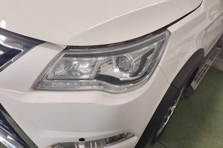 Used BAIC Weiwang M60 2017 1.5L Manual Silver Edition Left Front Headlight