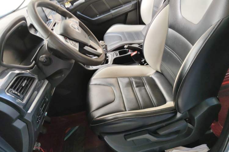 Used BAIC Weiwang M60 2017 1.5L Manual Platinum Edition Left Front Seat
