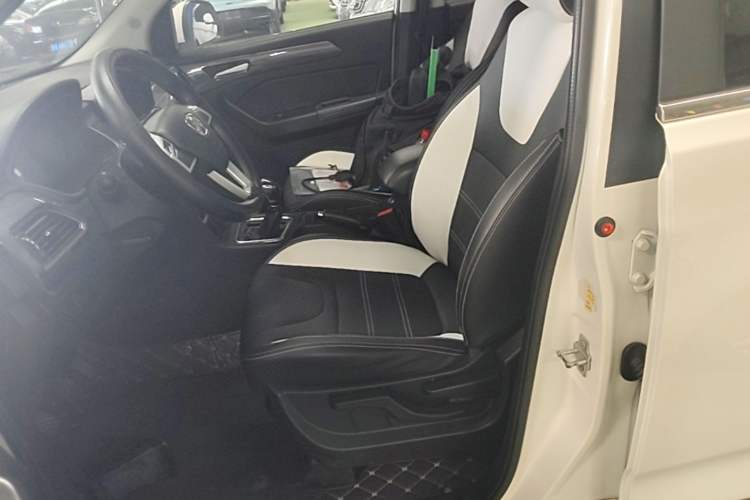 Used BAIC Weiwang M60 2017 1.5L Manual Silver Edition Left Front Seat