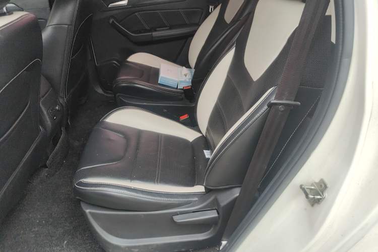 Used BAIC Weiwang M60 2017 1.5L Manual Platinum Edition Left Rear Seat