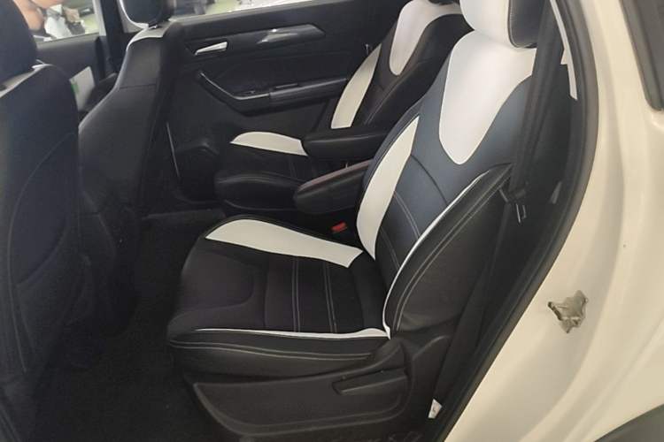 Used BAIC Weiwang M60 2017 1.5L Manual Silver Edition Left Rear Seat