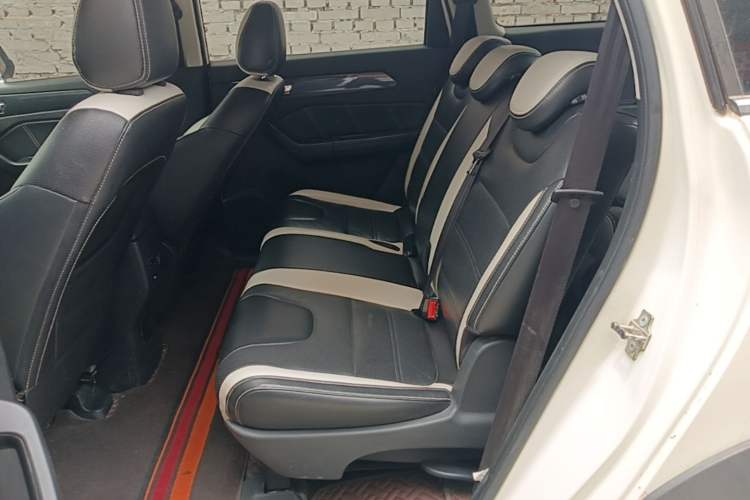 Used BAIC Weiwang M60 2017 1.5T CVT King Edition Left Rear Seat