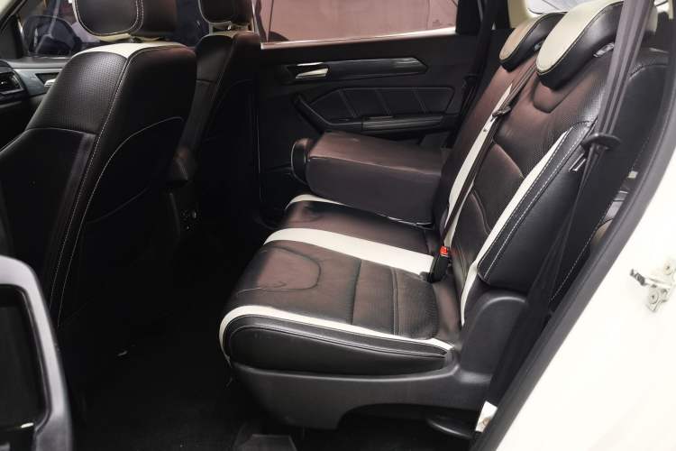 Used BAIC Weiwang M60 2017 1.5L Manual Platinum Edition Left Rear Seat