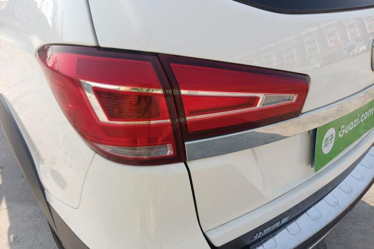 Used BAIC Weiwang M60 2017 1.5L Manual Platinum Edition Left Rear Taillight