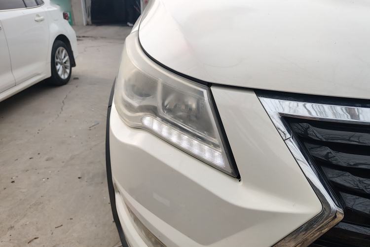 Used BAIC Weiwang M60 2017 1.5L Manual Platinum Edition Right Front Headlight