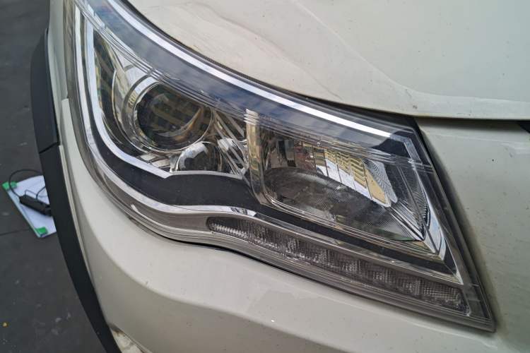 Used BAIC Weiwang M60 2017 1.5L Manual Platinum Edition Right Front Headlight