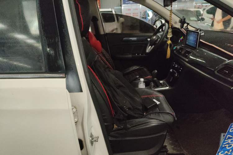 Used BAIC Weiwang M60 2017 1.5L Manual Platinum Edition Right Front Seat