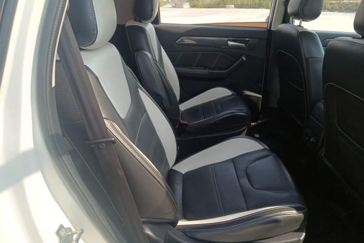 Used BAIC Weiwang M60 2017 1.5L Manual Platinum Edition Right Rear Seat