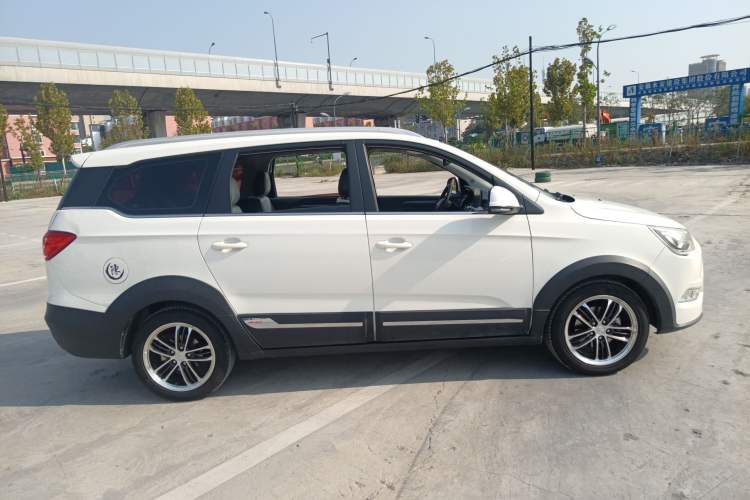 Used BAIC Weiwang M60 2017 1.5L Manual Platinum Edition Right Side