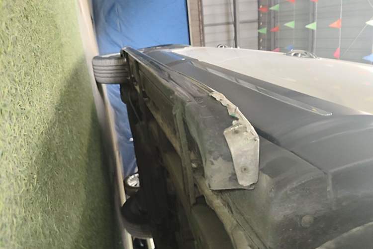 Used BAIC Weiwang M60 2017 1.5L Manual Silver Edition Right Side Sill