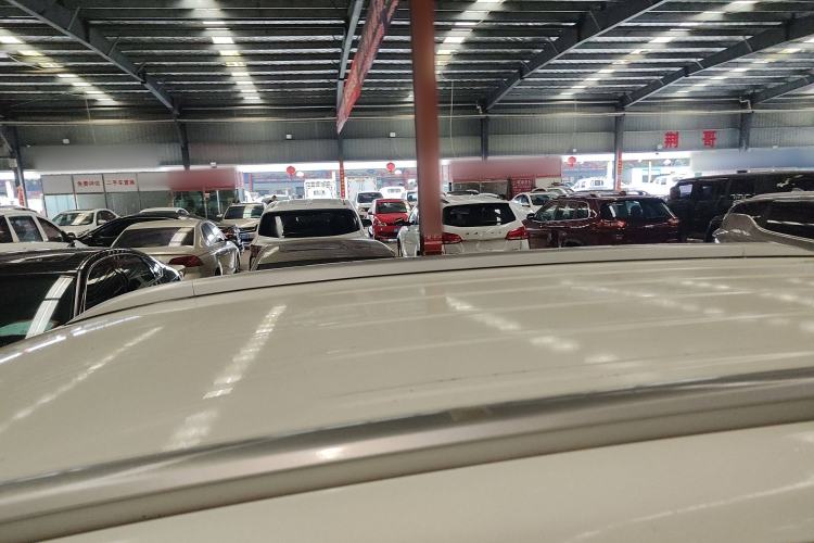 Used BAIC Weiwang M60 2017 1.5L Manual Platinum Edition Roof