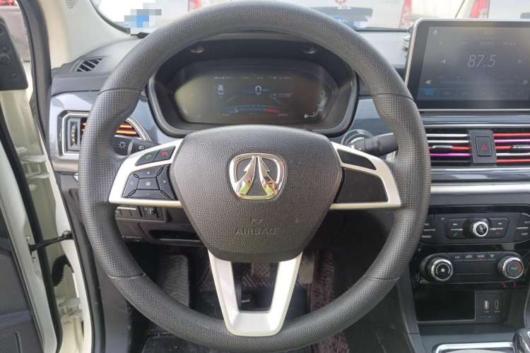 Used BAIC Weiwang M60 2017 1.5L Manual Platinum Edition Steering Wheel