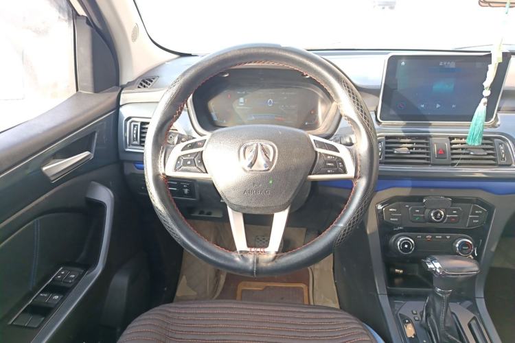 Used BAIC Weiwang M60 2017 1.5T CVT Diamond Edition Steering Wheel