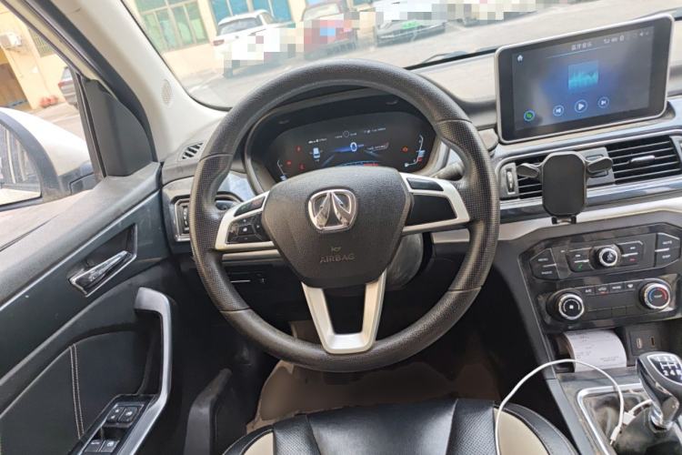Used BAIC Weiwang M60 2017 1.5L Manual Platinum Edition Steering Wheel