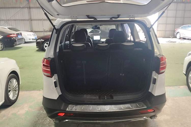 Used BAIC Weiwang M60 2017 1.5L Manual Silver Edition Trunk