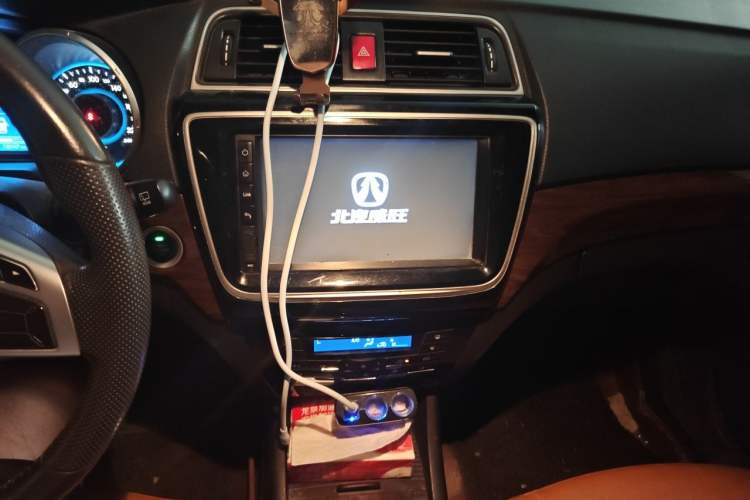 Used BAIC Weiwang S50 2016 1.5T Manual Joyful Premium Edition Audio And AC Panel