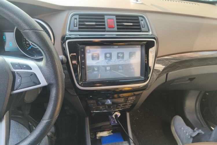 Used BAIC Weiwang S50 2016 1.5T Manual Lede Flagship Edition Audio And AC Panel