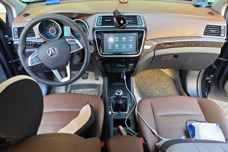 Used BAIC Weiwang S50 2016 1.5T Manual Joyful Luxury Edition Center Console