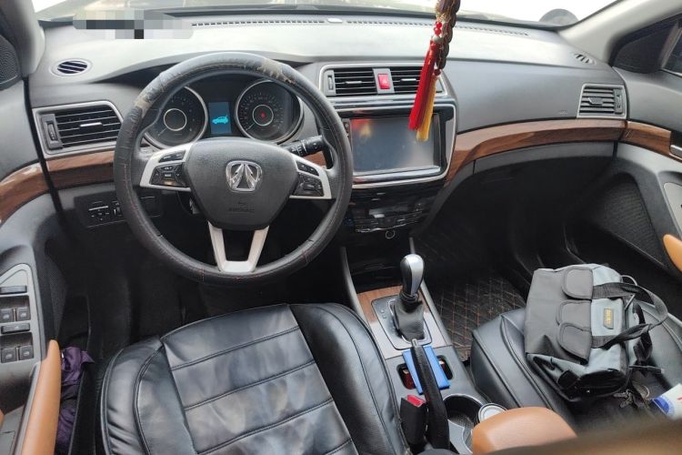Used BAIC Weiwang S50 2016 1.5T CVT Joyful Elite Edition Center Console