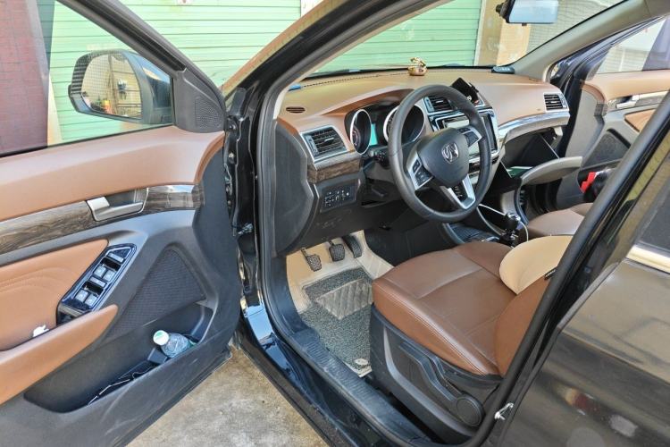Used BAIC Weiwang S50 2016 1.5T Manual Joyful Luxury Edition Driver Seat