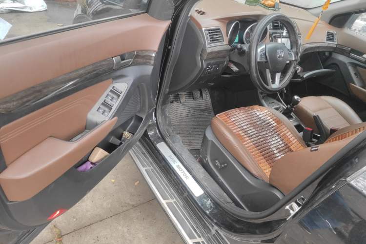 Used BAIC Weiwang S50 2016 1.5T Manual Lede Premium Edition Driver Seat