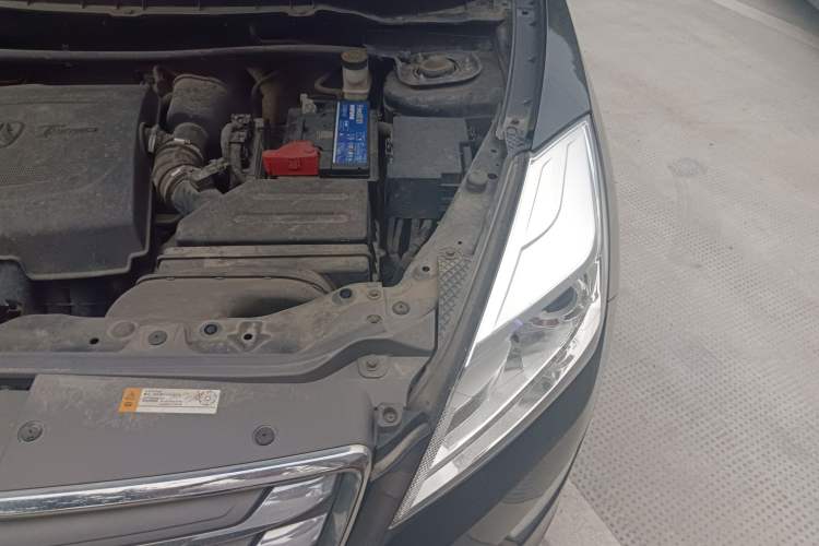 Used BAIC Weiwang S50 2016 1.5T Manual Joyful Luxury Edition Engine Bay Left