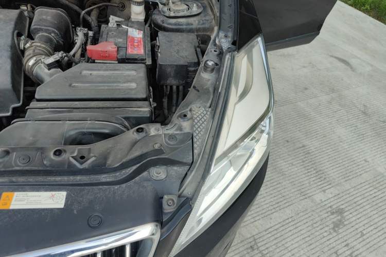 Used BAIC Weiwang S50 2016 1.5T CVT Joyful Elite Edition Engine Bay Left