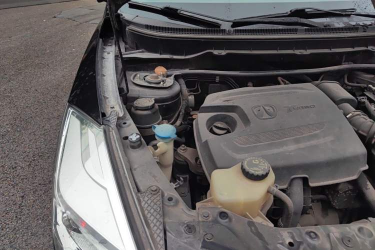 Used BAIC Weiwang S50 2016 1.5T Manual Joyful Premium Edition Engine Bay Right