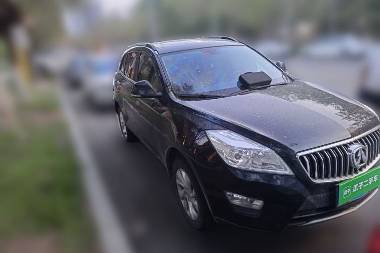 Used BAIC Weiwang S50 2016 1.5T Manual Joyful Elite Edition Front Right 45 Deg
