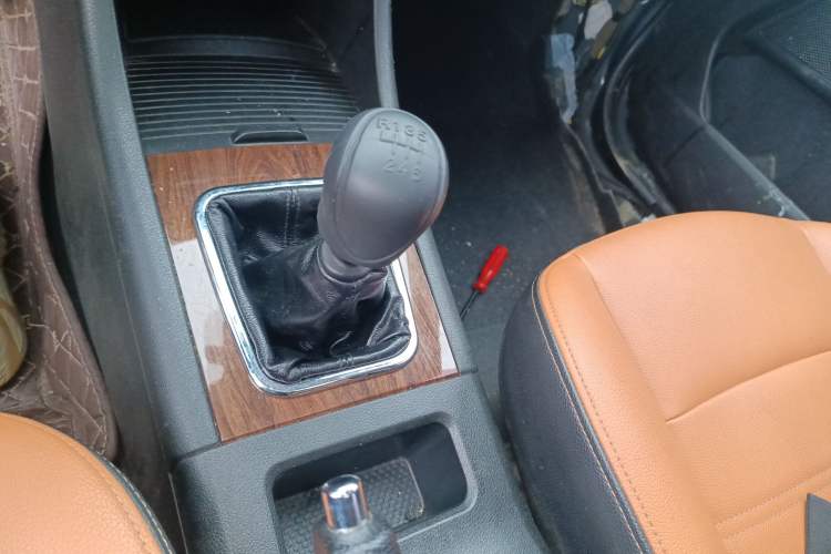 Used BAIC Weiwang S50 2016 1.5T Manual Joyful Elite Edition Gear Lever