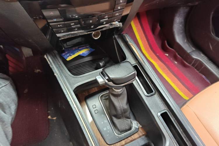 Used BAIC Weiwang S50 2016 1.5T CVT Joyful Luxury Model Gear Lever