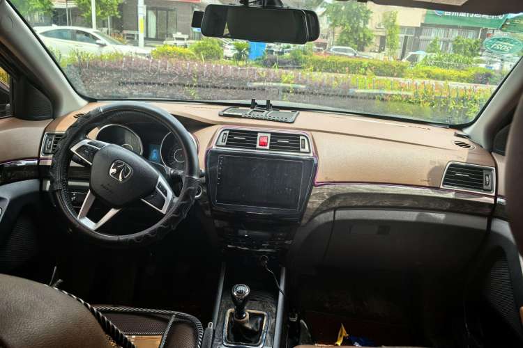 Used BAIC Weiwang S50 2016 1.5T Manual Lede Premium Edition Interior 1