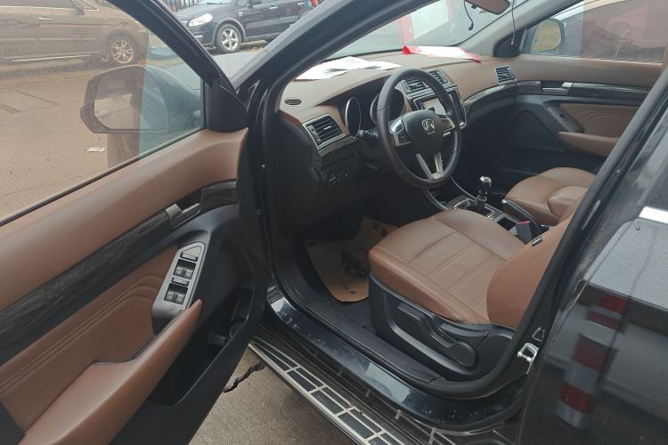 Used BAIC Weiwang S50 2016 1.5T Manual Happy Motion Superior Edition Interior 3