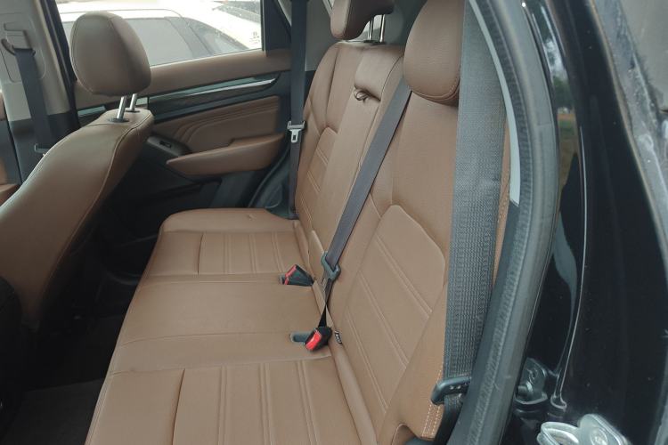 Used BAIC Weiwang S50 2016 1.5T Manual Happy Motion Superior Edition Interior 4