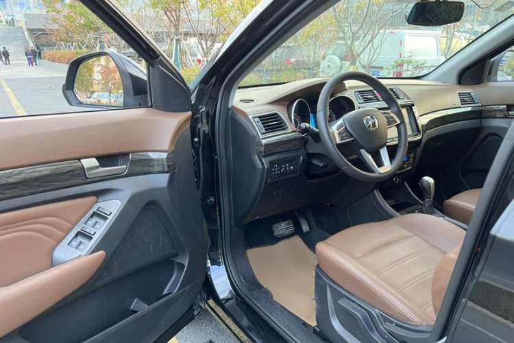 Used BAIC Weiwang S50 2016 1.5T CVT Joyful Luxury Model Interior 5