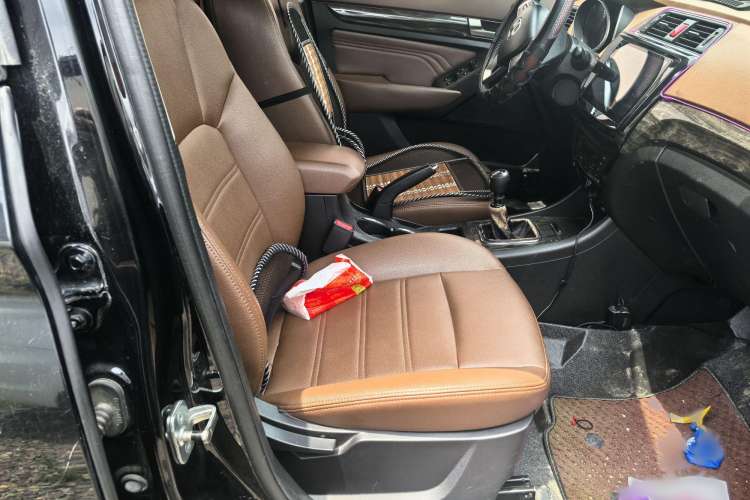 Used BAIC Weiwang S50 2016 1.5T Manual Lede Premium Edition Interior 7