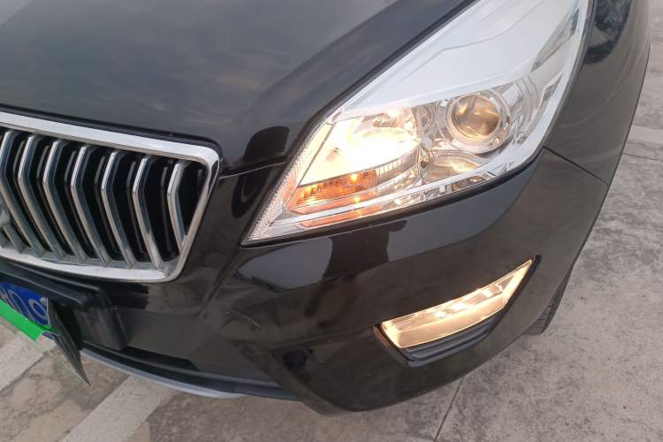 Used BAIC Weiwang S50 2016 1.5T Manual Joyful Elite Edition Left Front Headlight