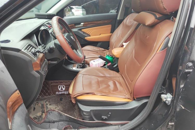 Used BAIC Weiwang S50 2016 1.5T Manual Joyful Premium Edition Left Front Seat